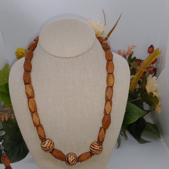 Wooden Tan/Brown Beaded Necklace and earrings - Picture 3 of 9